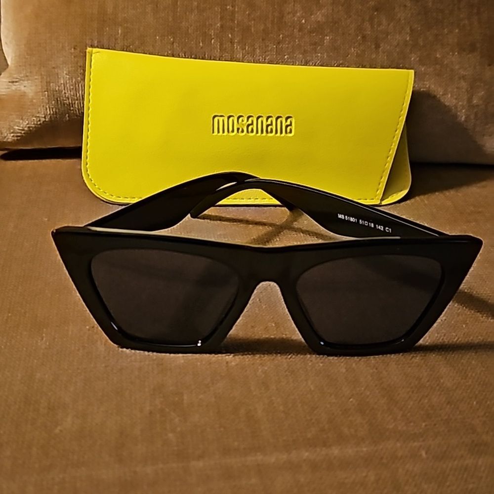 Chic Sunglasses by Mosanana